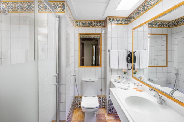 Marble bathroom inside Anjum Hotel Makkah Saudi Arabia